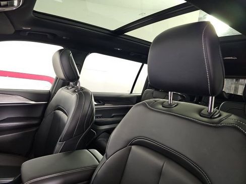 New 2026 Jeep Grand Cherokee L Limited image 11