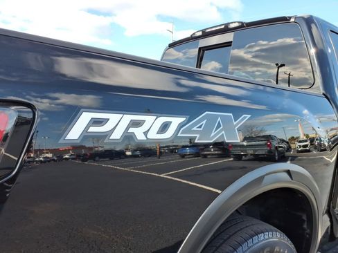 Used 2024 Nissan Titan PRO-4X w/ Pro-4x Convenience Package image 25