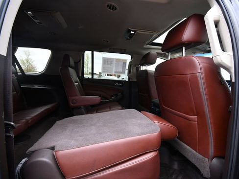 Used 2018 Chevrolet Suburban Premier AWD/4WD image 19