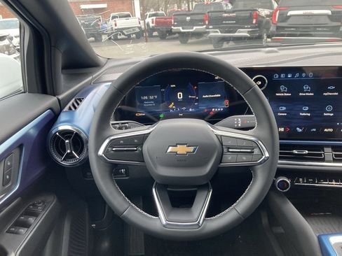 New 2026 Chevrolet Equinox EV LT image 12