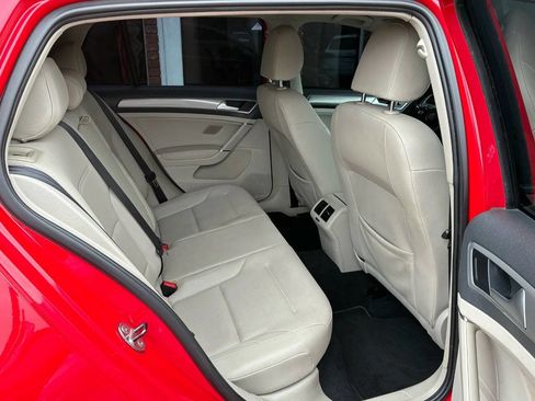 Used 2015 Volkswagen Golf S image 15