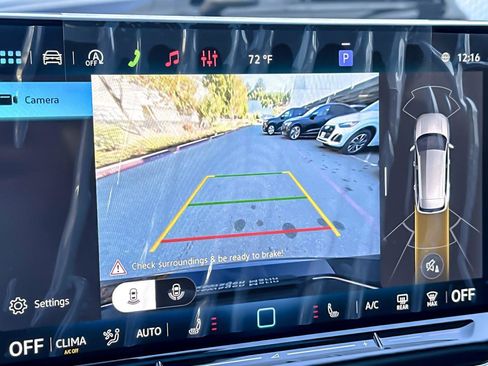 New 2026 Volkswagen Tiguan SE image 18