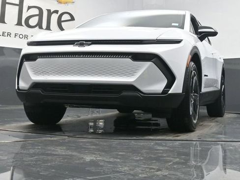 New 2026 Chevrolet Equinox EV LT image 34