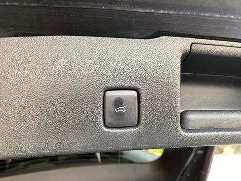 Used 2022 Ford Escape SE w/ Convenience Package FWD image 10