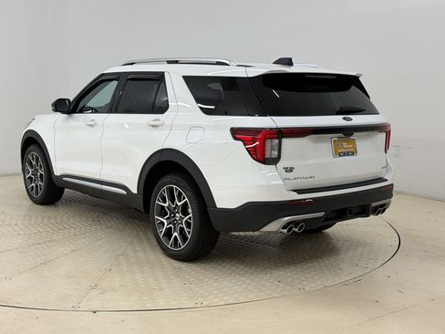 Certified 2025 Ford Explorer Platinum w/ Ultimate Package AWD/4WD image 3