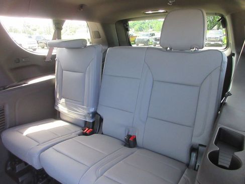 New 2026 GMC Yukon XL Elevation w/ Elevation Premium Package AWD/4WD image 13