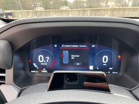 Used 2025 Ford Explorer ST-Line w/ ST-Line Street Pack image 30