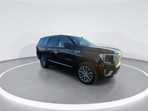 Used 2021 GMC Yukon Denali image 2