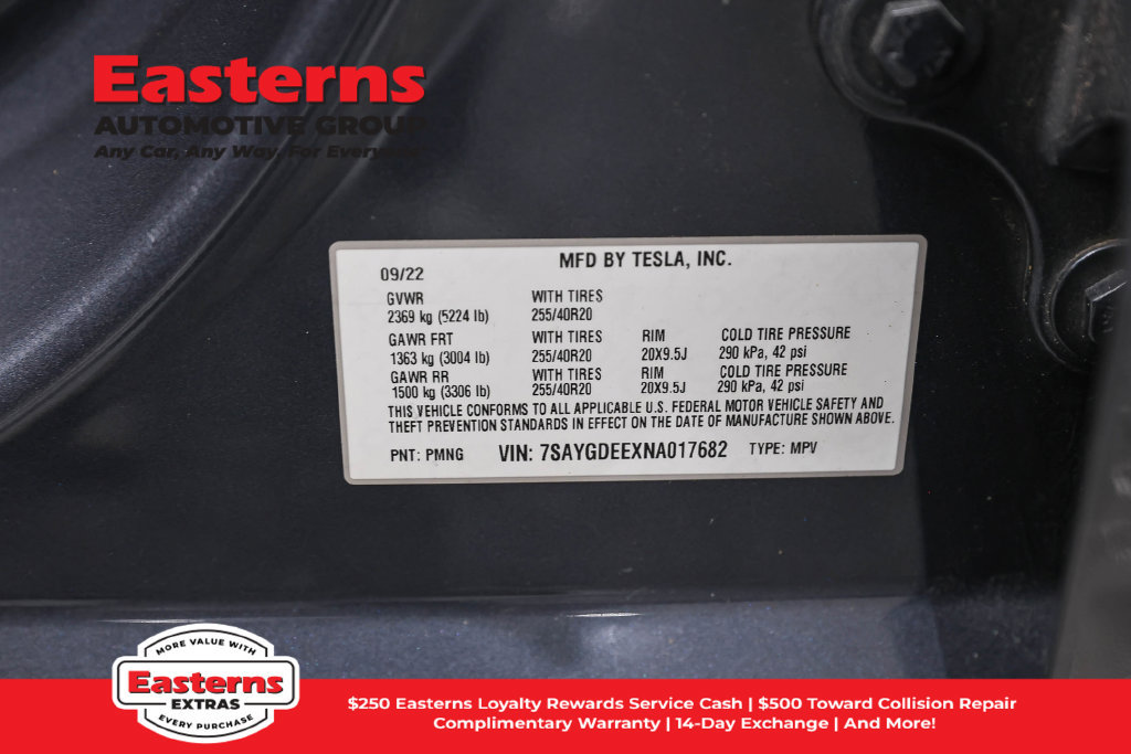 Used 2022 Tesla Model Y Long Range AWD/4WD image 32