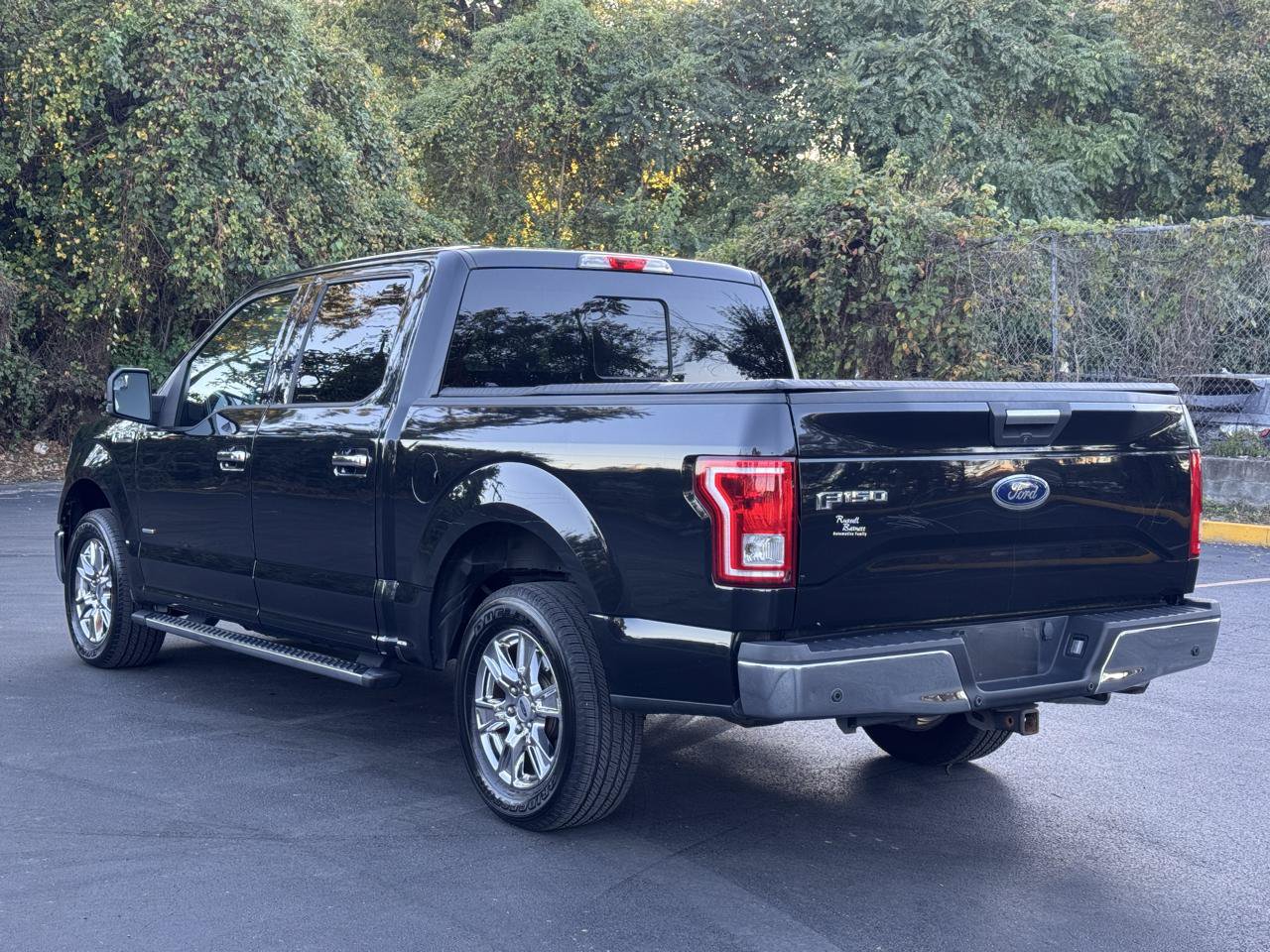Used 2015 Ford F150 XLT w/ Equipment Group 302A Luxury RWD image 5