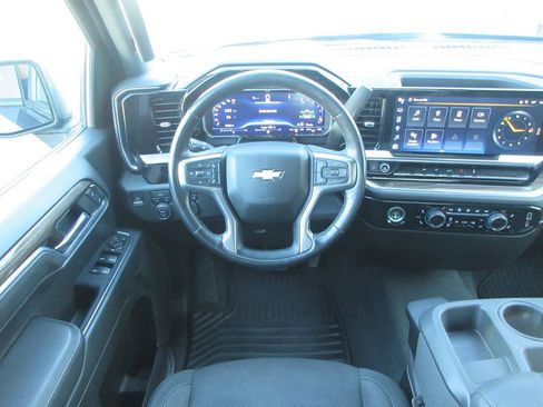 Used 2022 Chevrolet Silverado 1500 LT image 17