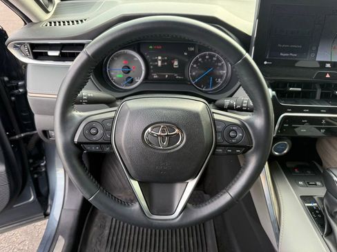 Used 2021 Toyota Venza XLE w/ Softex Package image 21