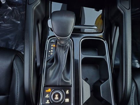 Certified 2025 Kia Telluride S image 11