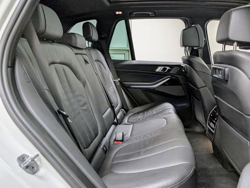 Used 2021 BMW X5 xDrive40i w/ M Sport Package image 26
