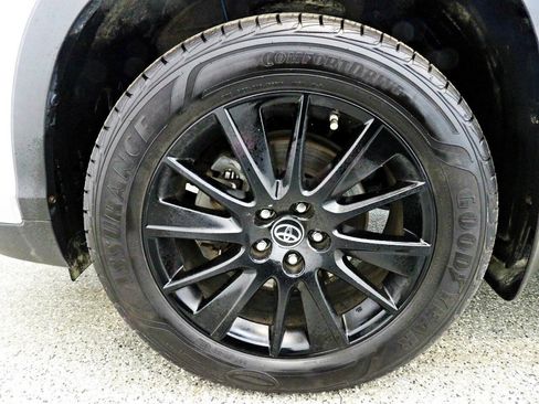 Used 2019 Toyota Highlander SE AWD/4WD image 22