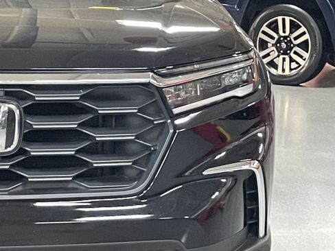 Used 2025 Honda Pilot EX-L image 5