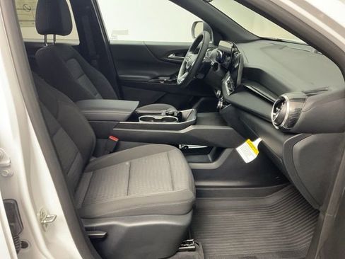 New 2026 Chevrolet Equinox LT w/ LPO, Floor Liner Package FWD image 23