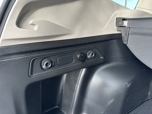 Used 2021 Subaru Forester Premium image 12