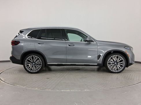 New 2026 BMW X5 xDrive40i w/ Climate Comfort Package image 8