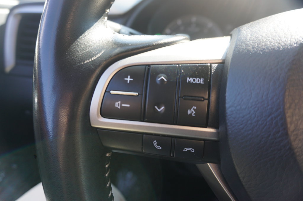 Used 2022 Lexus RX 350L Premium w/ Premium Package AWD/4WD image 8