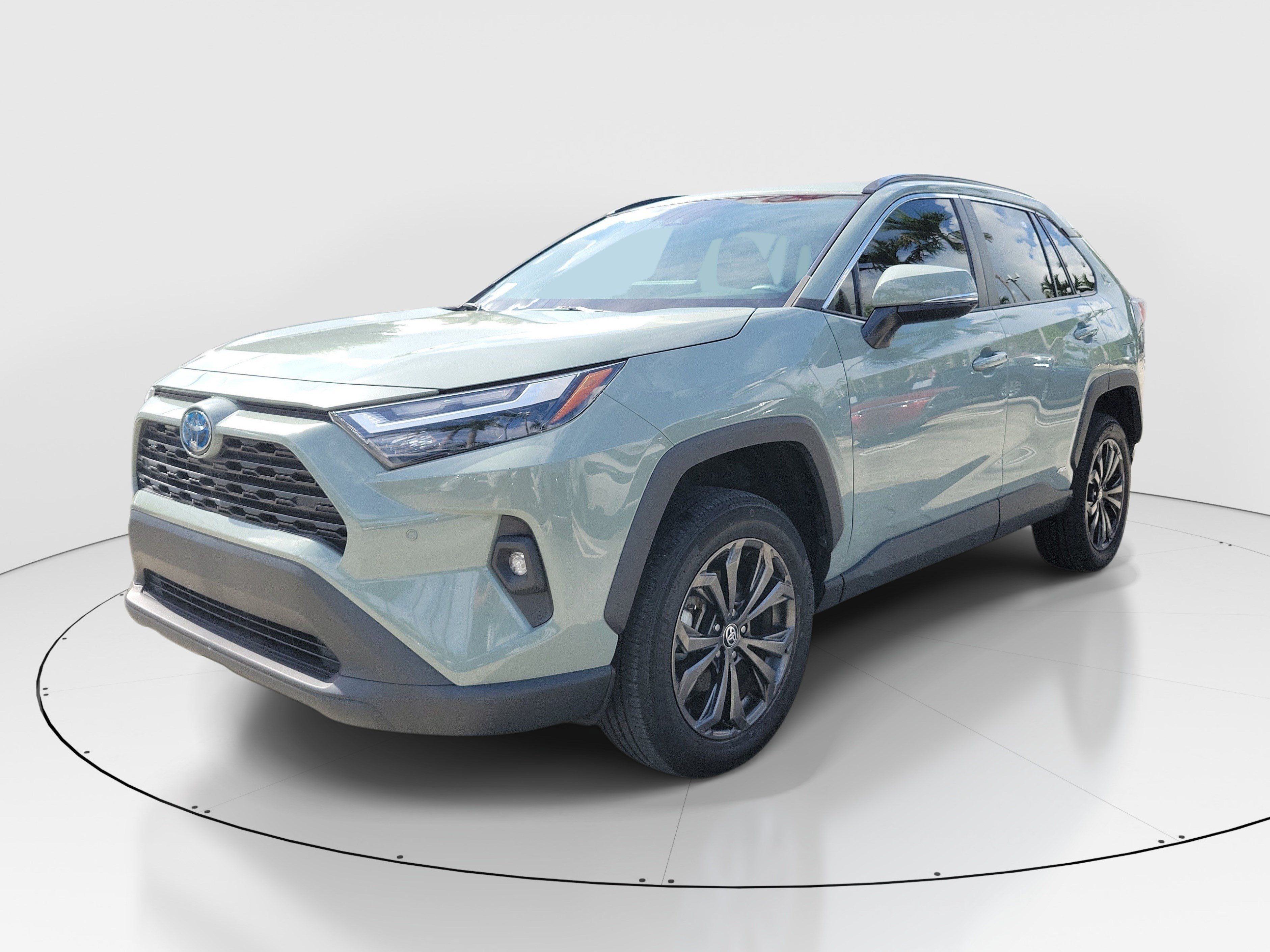 Used 2023 Toyota RAV4 XLE Premium AWD/4WD image 3