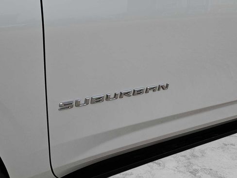 Used 2021 Chevrolet Suburban High Country image 11