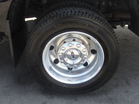 Used 2023 Ford F450 Platinum AWD/4WD image 9