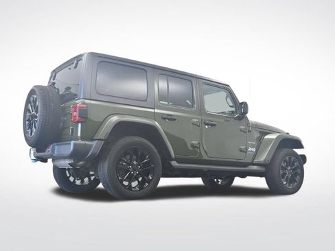 Used 2023 Jeep Wrangler Unlimited Sahara w/ Cold Weather Group AWD/4WD image 33