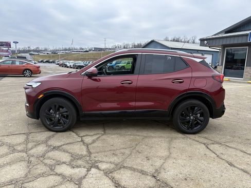 Used 2024 Buick Encore GX Sport Touring image 2