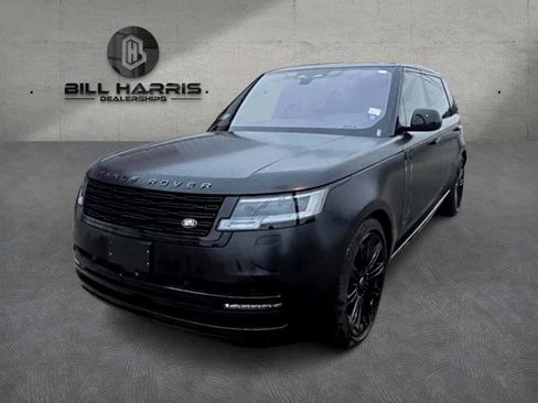 Used 2023 Land Rover Range Rover Long Wheelbase Autobiography image 2