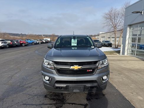Used 2019 Chevrolet Colorado Z71 image 2