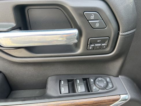 Used 2021 Chevrolet Silverado 1500 High Country w/ Technology Package AWD/4WD image 13