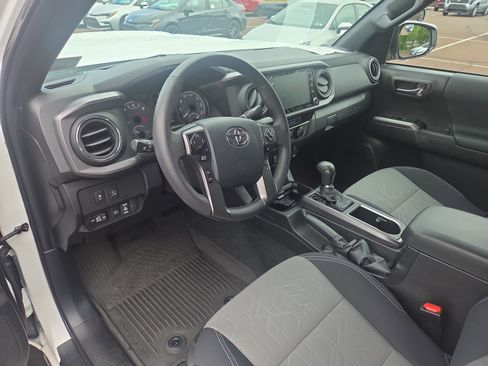 Certified 2023 Toyota Tacoma TRD Sport w/ Advanced Technology Package AWD/4WD image 15