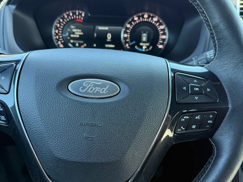 Used 2018 Ford Explorer Platinum AWD/4WD image 17