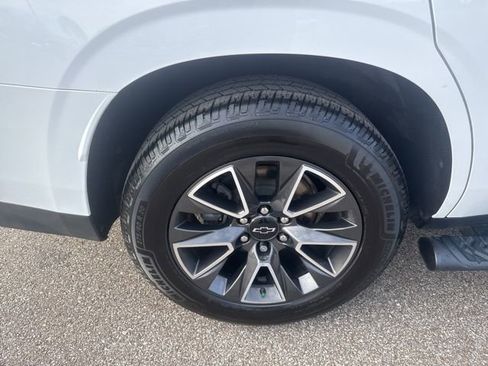 Used 2021 Chevrolet Tahoe Z71 w/ Z71 Off-Road Package image 14