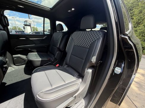 New 2026 GMC Acadia Denali w/ Super Cruise Package AWD/4WD image 33