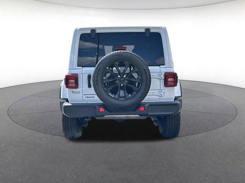 Used 2025 Jeep Wrangler Unlimited Sahara image 4