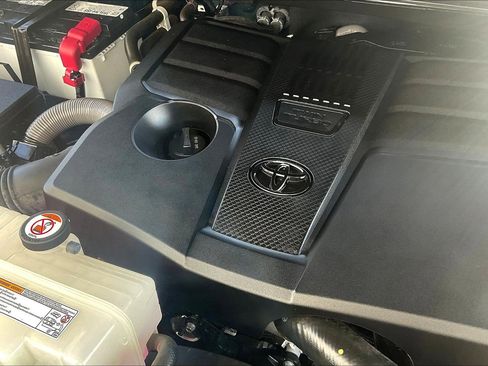 Used 2024 Toyota Tundra Limited AWD/4WD image 35