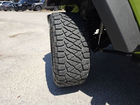 Used 2016 Jeep Wrangler Unlimited Rubicon AWD/4WD image 34