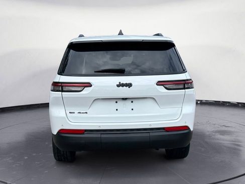 Used 2022 Jeep Grand Cherokee L Laredo image 4