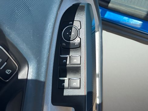Used 2022 Ford Maverick XLT FWD image 12