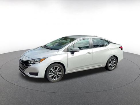 Used 2025 Nissan Versa SV FWD image 7