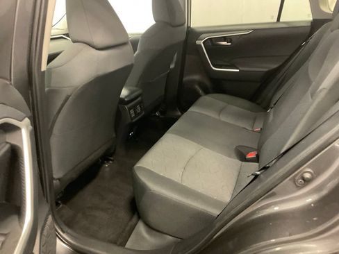 Used 2025 Toyota RAV4 XLE AWD/4WD image 31