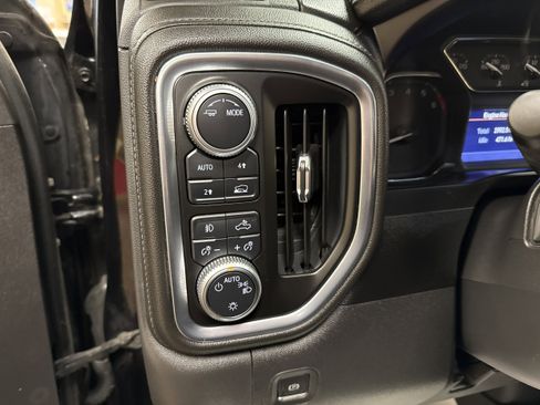 Used 2020 GMC Sierra 1500 Elevation w/ Elevation Value Package AWD/4WD image 29