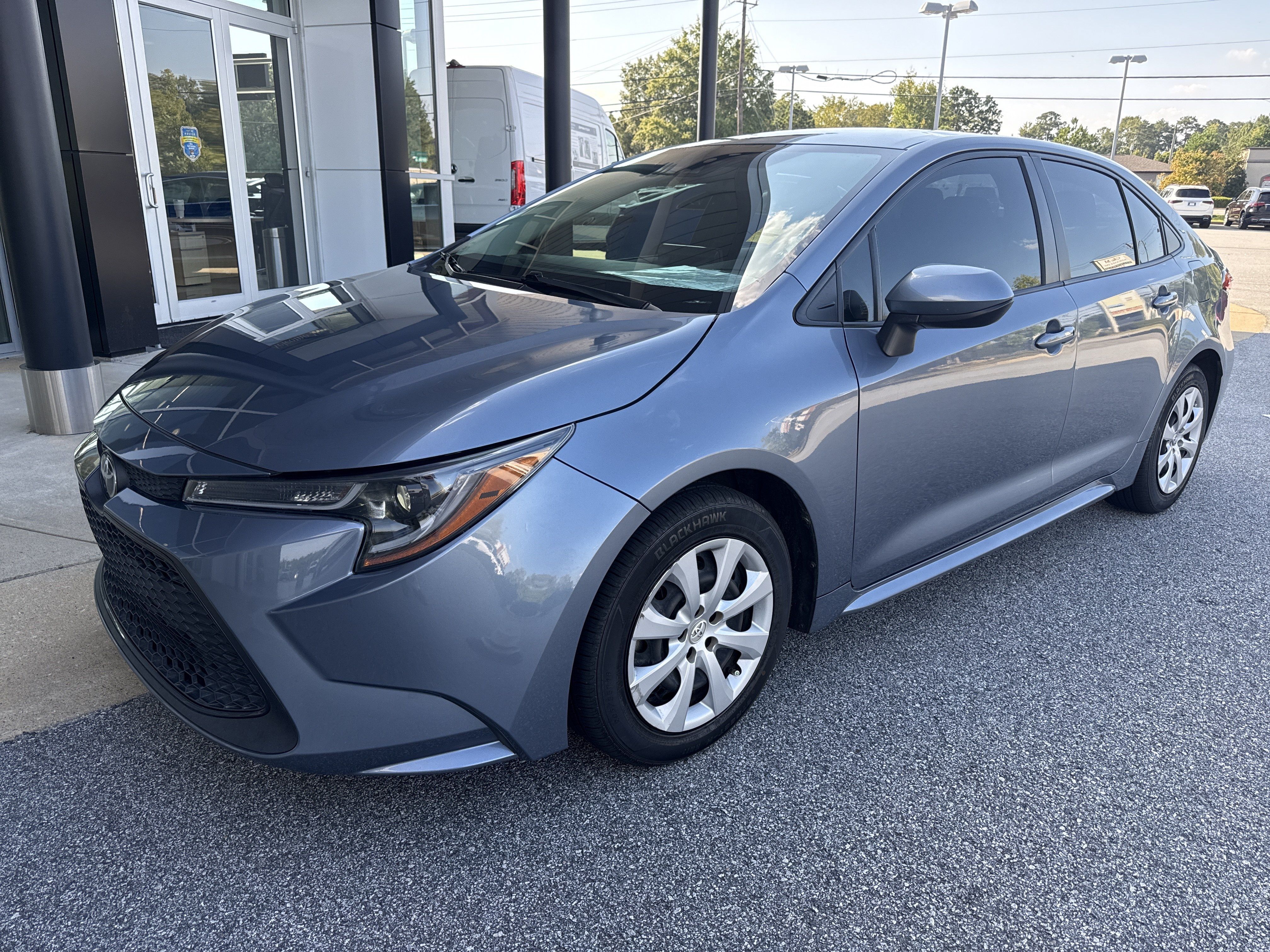 Used 2022 Toyota Corolla LE FWD image 6