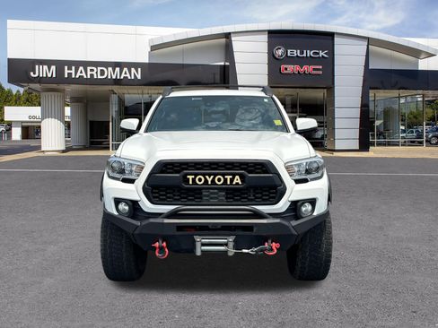 Used 2022 Toyota Tacoma TRD Off-Road w/ Technology Package AWD/4WD image 2