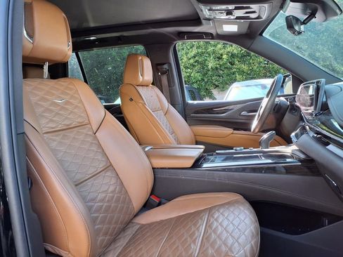 Used 2024 Cadillac Escalade Sport w/ Touring Package AWD/4WD image 19