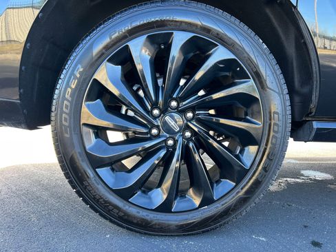 Used 2020 Lincoln Navigator L Reserve w/ Equipment Group 208A Reserve image 26