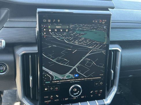 Used 2025 GMC Acadia Elevation image 14