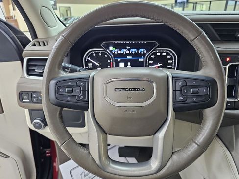 Used 2021 GMC Yukon Denali RWD image 32